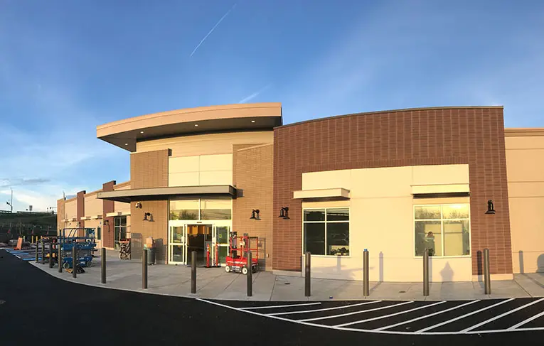 Keizer Station entrance