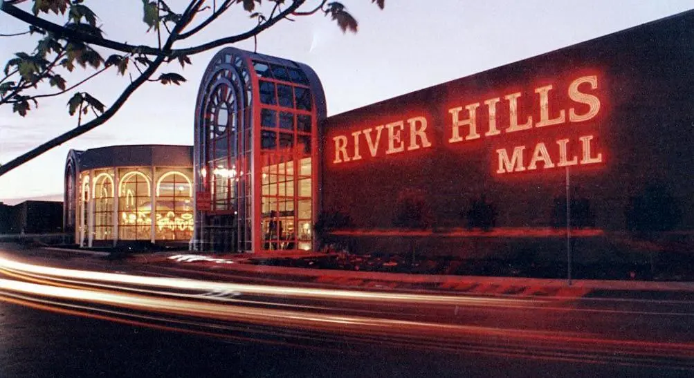 River Hills Mall entrance in Wisconsin.