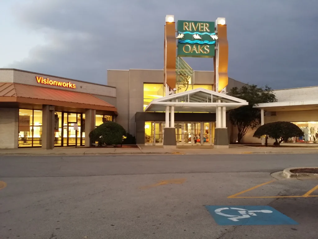 River Oaks Center: A bustling shopping mall with a variety of stores, restaurants, and entertainment options.