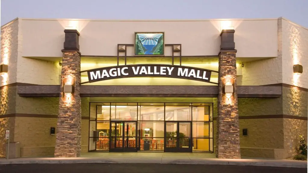 Step into a world of wonder at the entrance of the Magic Valley Mall, where a magical atmosphere beckons