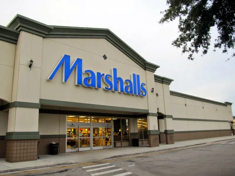 Marshalls store closing sign in Florida. Shelves empty, lights off. End of an era for the popular retailer.