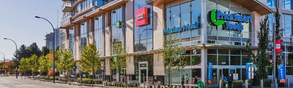 A large building with a sign that reads 'Station Square Mall'