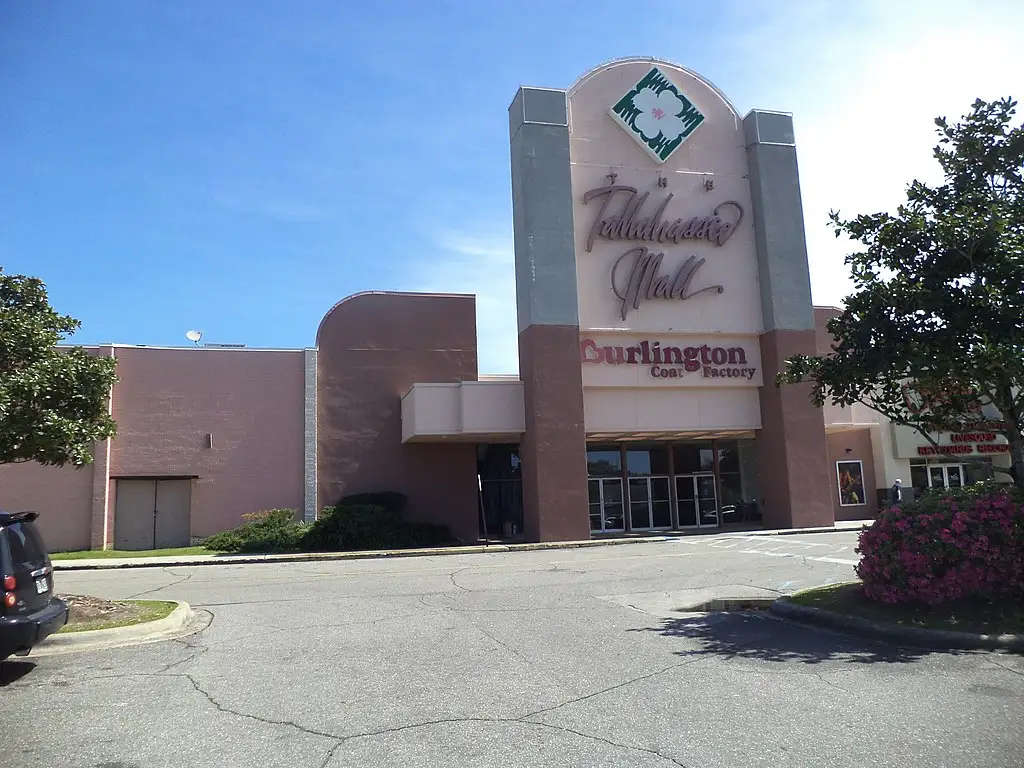 tallahassee-mall-entrance